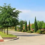 Lakeview 6-Bedroom Retreat With Game Room, Private Pool, Spa & Resort Amenities - Ideal For Families & Groups