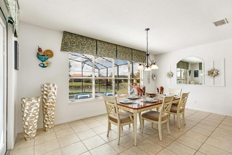 Lakeview 6-bedroom Retreat With Game Room, Private Pool, & Amenities - Ideal For Families & Groups Holiday home Kissimmee