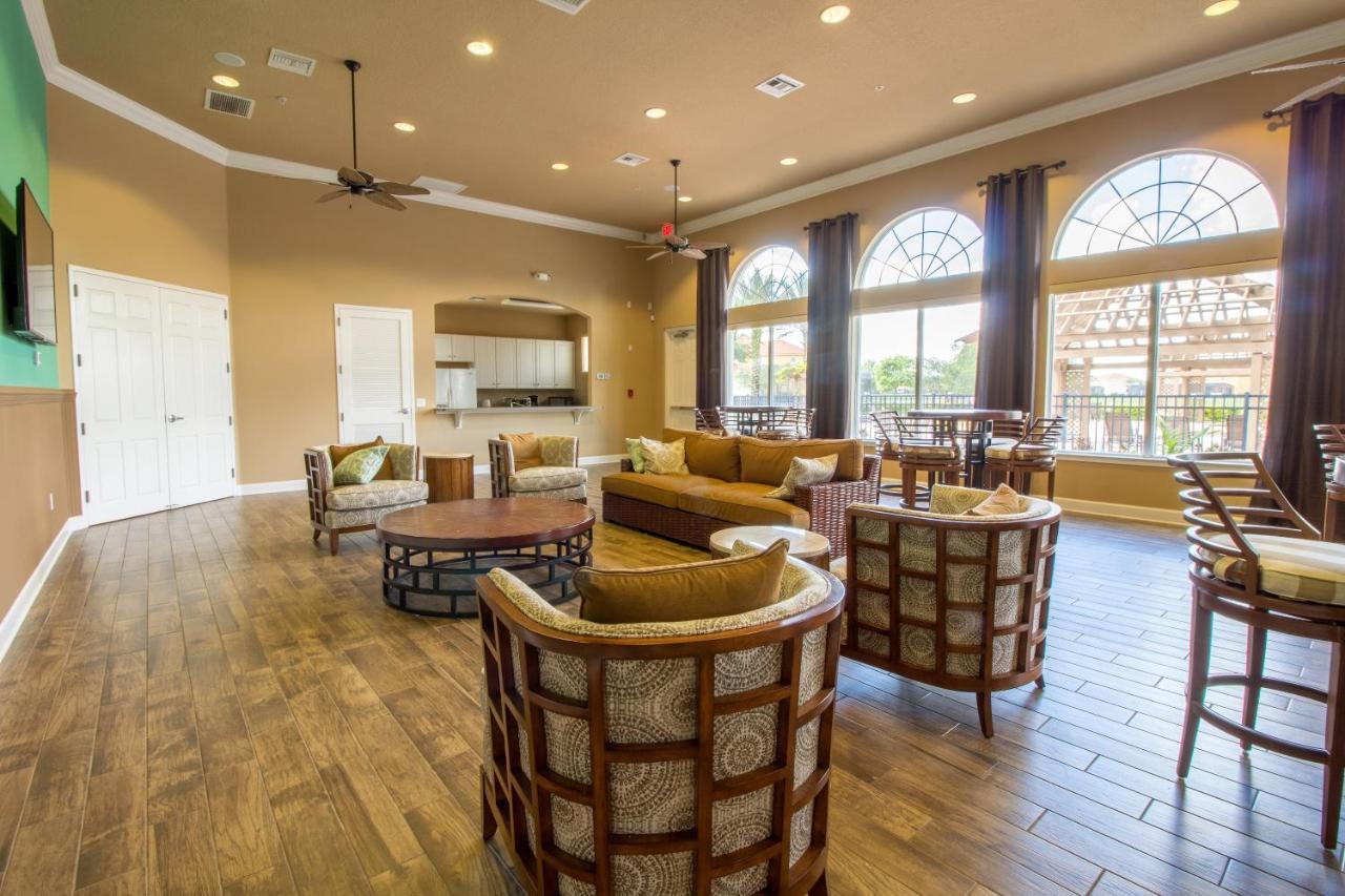 Lakeview 6-bedroom Retreat With Game Room, Private Pool, & Amenities - Ideal For Families & Groups Kissimmee