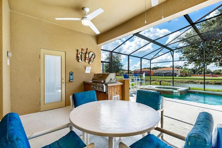 Lakeview 6-bedroom Retreat With Game Room, Private Pool, & Amenities - Ideal For Families & Groups *