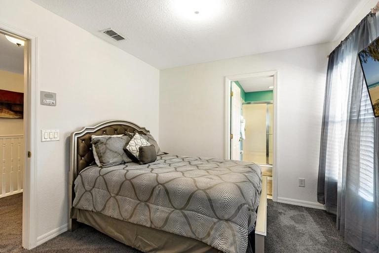 Holiday home Lakeview 6-bedroom Retreat With Game Room, Private Pool, & Amenities - Ideal For Families & Groups *