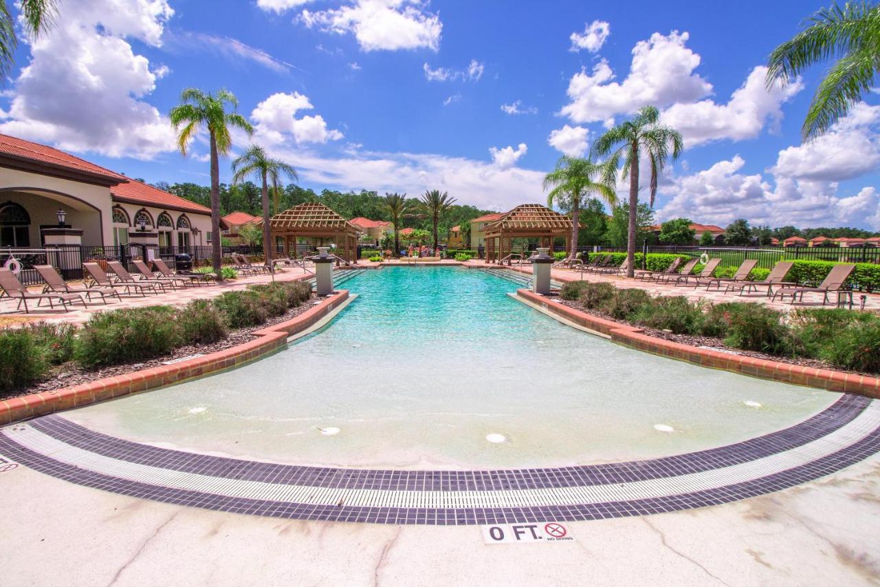Lakeview 6-bedroom Retreat With Game Room, Private Pool, & Amenities - Ideal For Families & Groups Holiday home Kissimmee