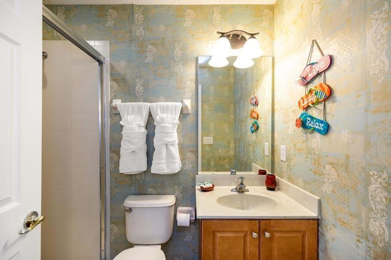 Holiday home Lakeview 6-bedroom Retreat With Game Room, Private Pool, & Amenities - Ideal For Families & Groups *
