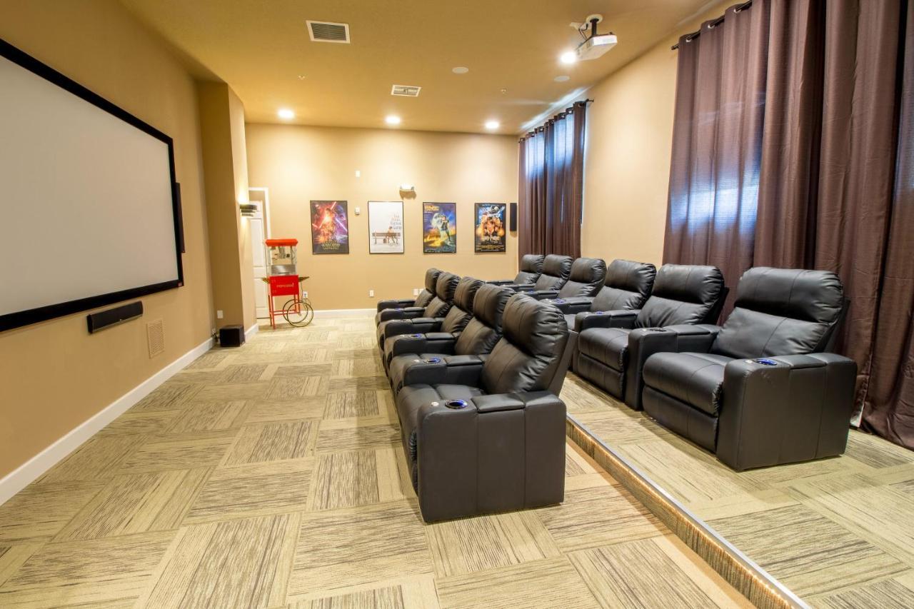 Lakeview 6-bedroom Retreat With Game Room, Private Pool, & Amenities - Ideal For Families & Groups Holiday home Kissimmee