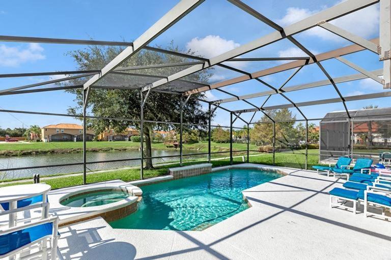 Lakeview 6-bedroom Retreat With Game Room, Private Pool, & Amenities - Ideal For Families & Groups Holiday home