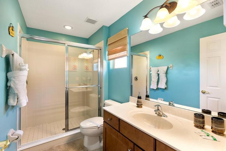 Lakeview 6-bedroom Retreat With Game Room, Private Pool, & Amenities - Ideal For Families & Groups *