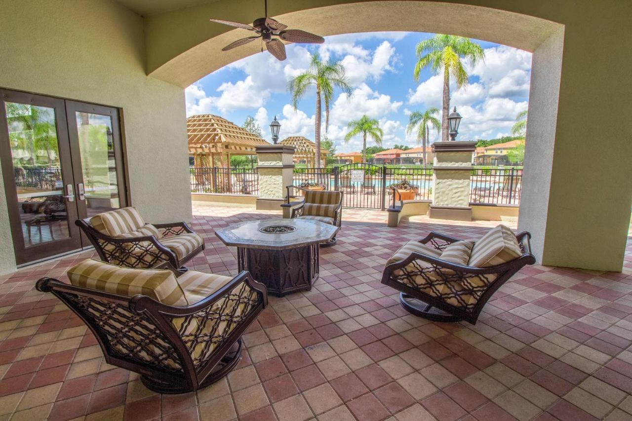 Lakeview 6-bedroom Retreat With Game Room, Private Pool, & Amenities - Ideal For Families & Groups Kissimmee