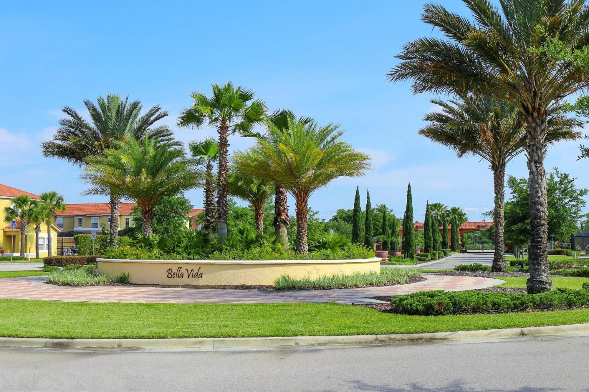 Holiday home Lakeview 6-bedroom Retreat With Game Room, Private Pool, & Amenities - Ideal For Families & Groups *